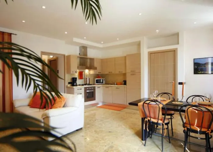 Gorgeous 1 Double Bedroom Белладжо