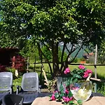 Gorgeous 1 Double Bedroom Appartement *
